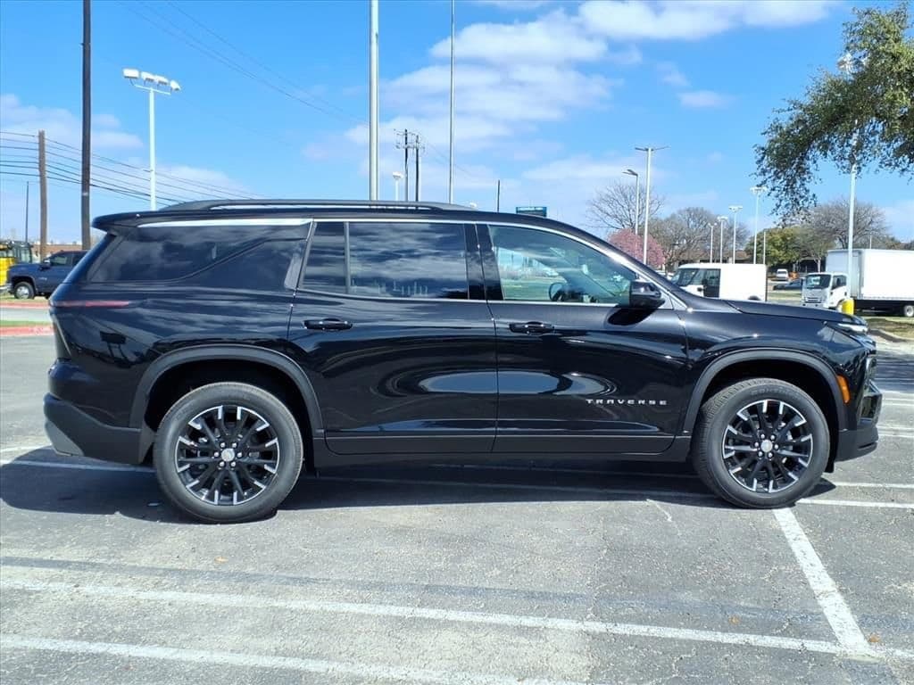 2026 Chevrolet Traverse - Image 5