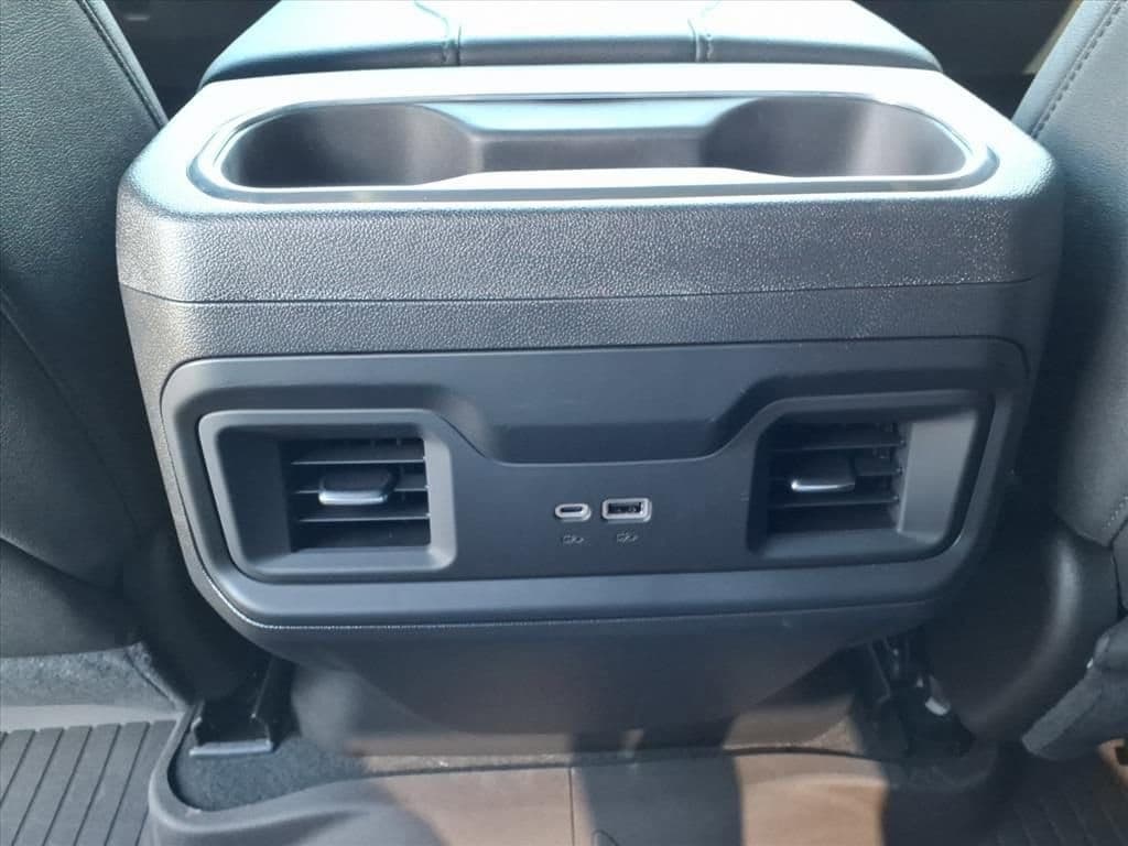 2026 Chevrolet Silverado 1500 - Image 25