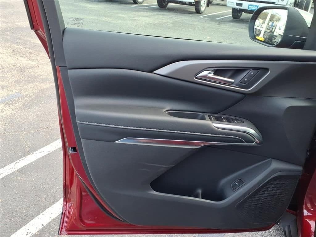 2026 Chevrolet Traverse - Image 9