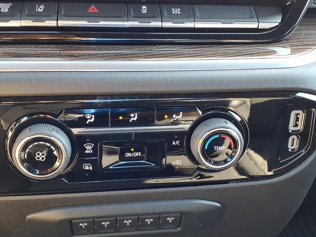 2026 Chevrolet Silverado 3500 HD Chassis Cab - Image 16