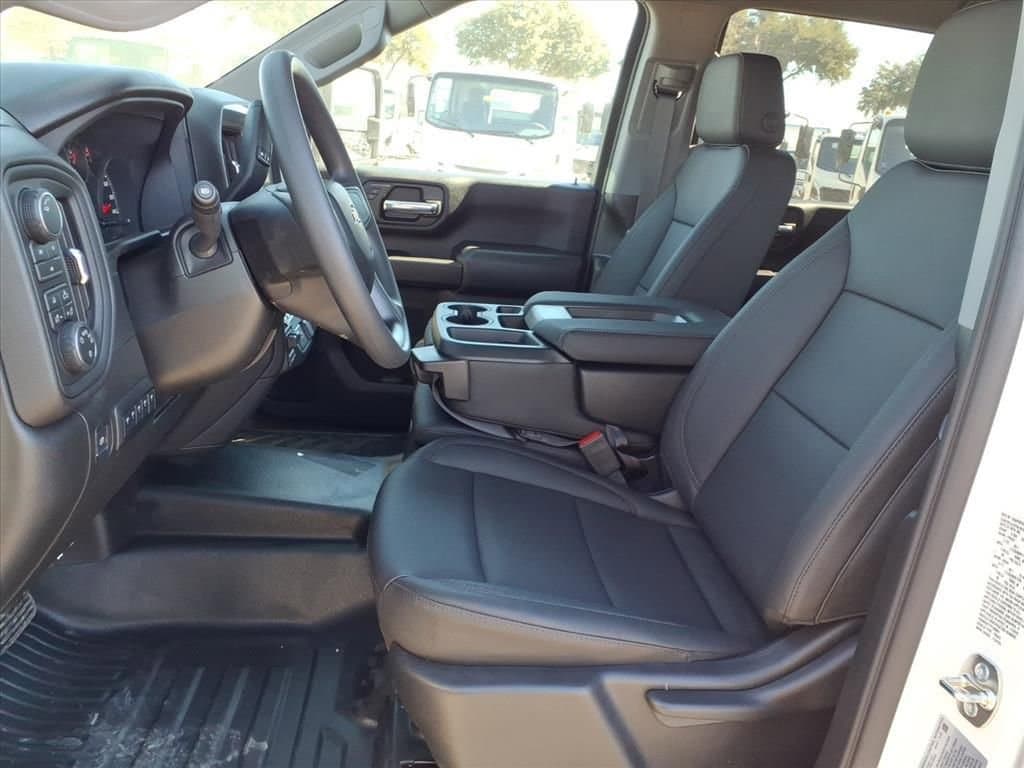 2026 Chevrolet Silverado 3500 HD Chassis Cab - Image 15