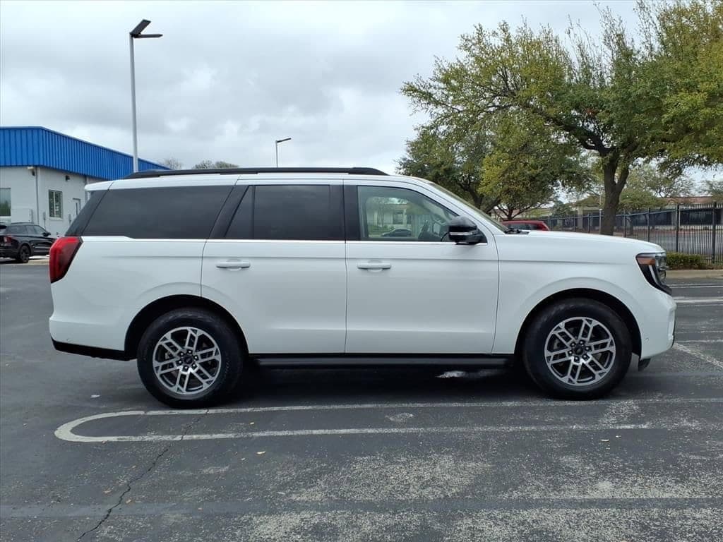 2025 Ford Expedition - Image 6