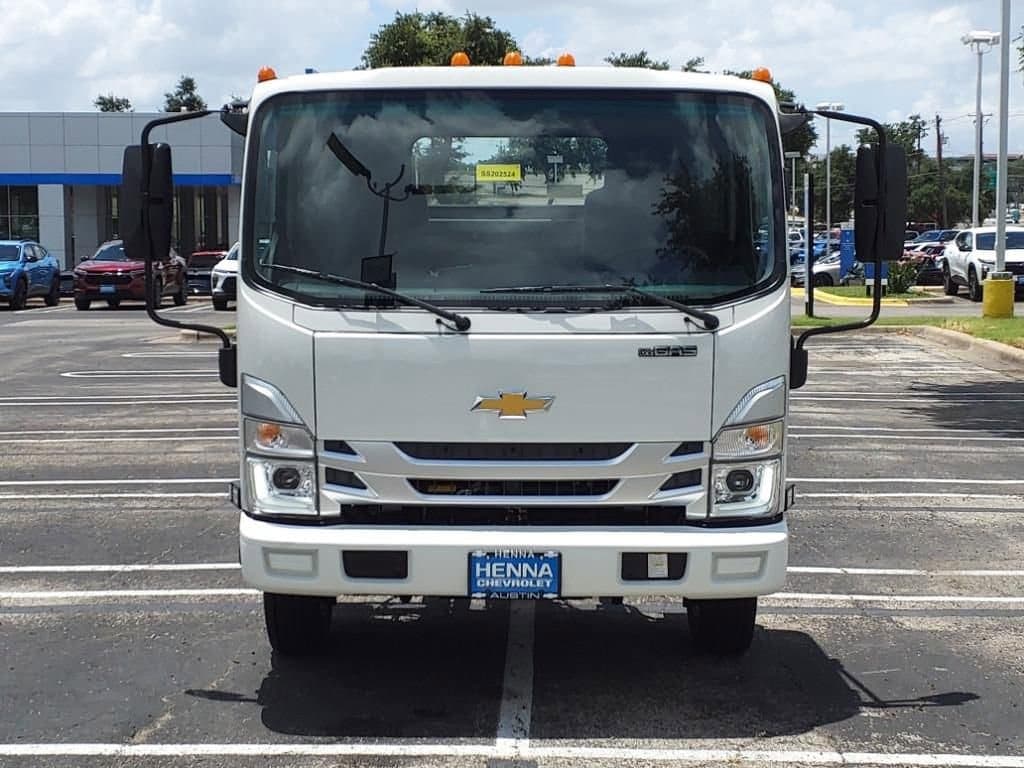 2025 Chevrolet Low Cab Forward 4500 HG - Image 2
