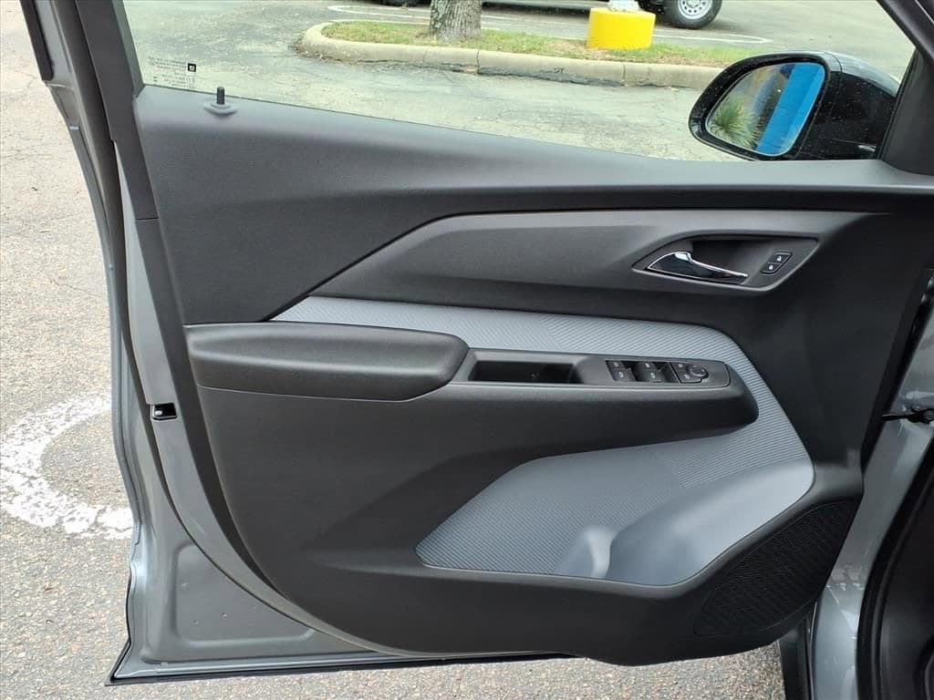 2027 Chevrolet Bolt - Image 9