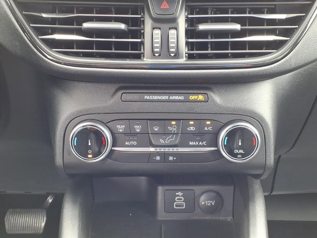 2025 Ford Escape - Image 25