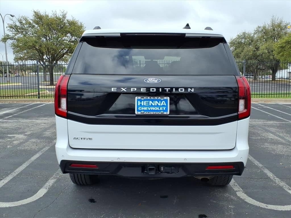2025 Ford Expedition - Image 11