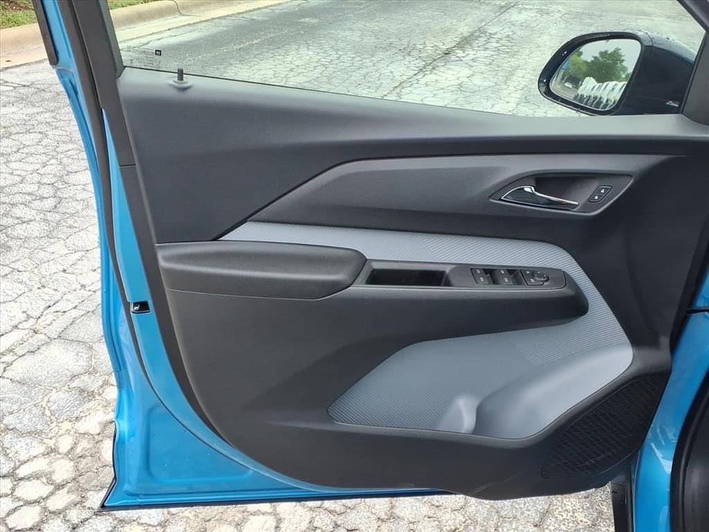 2027 Chevrolet Bolt - Image 11