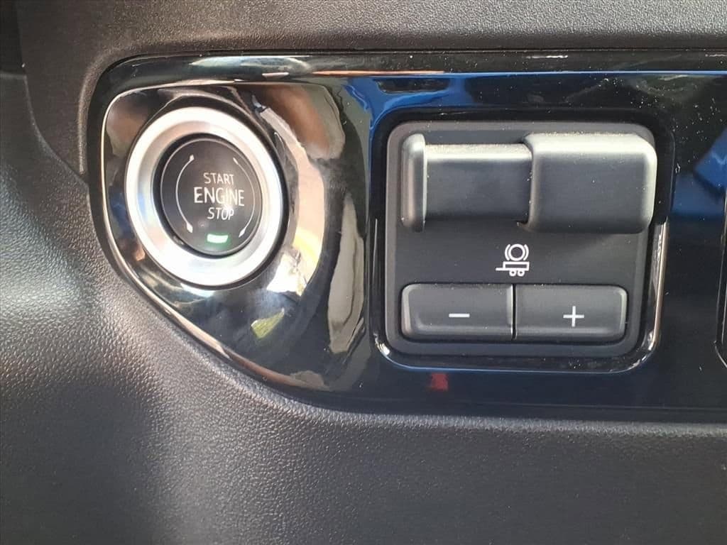 2025 GMC Sierra 1500 - Image 13