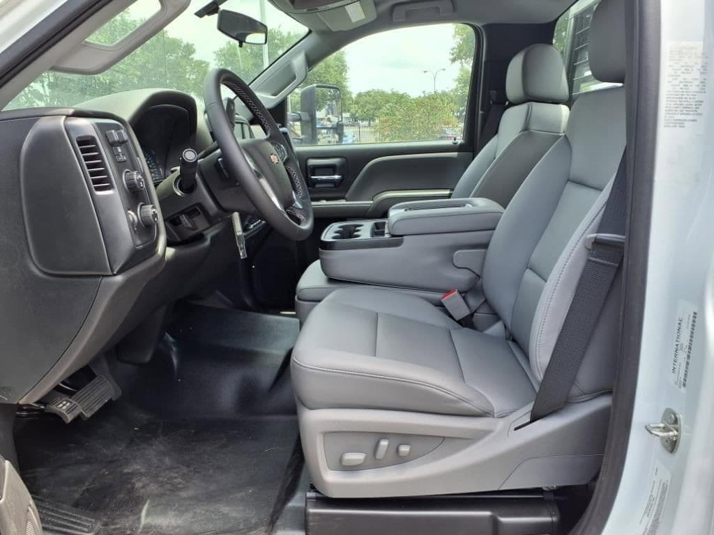 2024 Chevrolet Silverado 5500 HD - Image 6