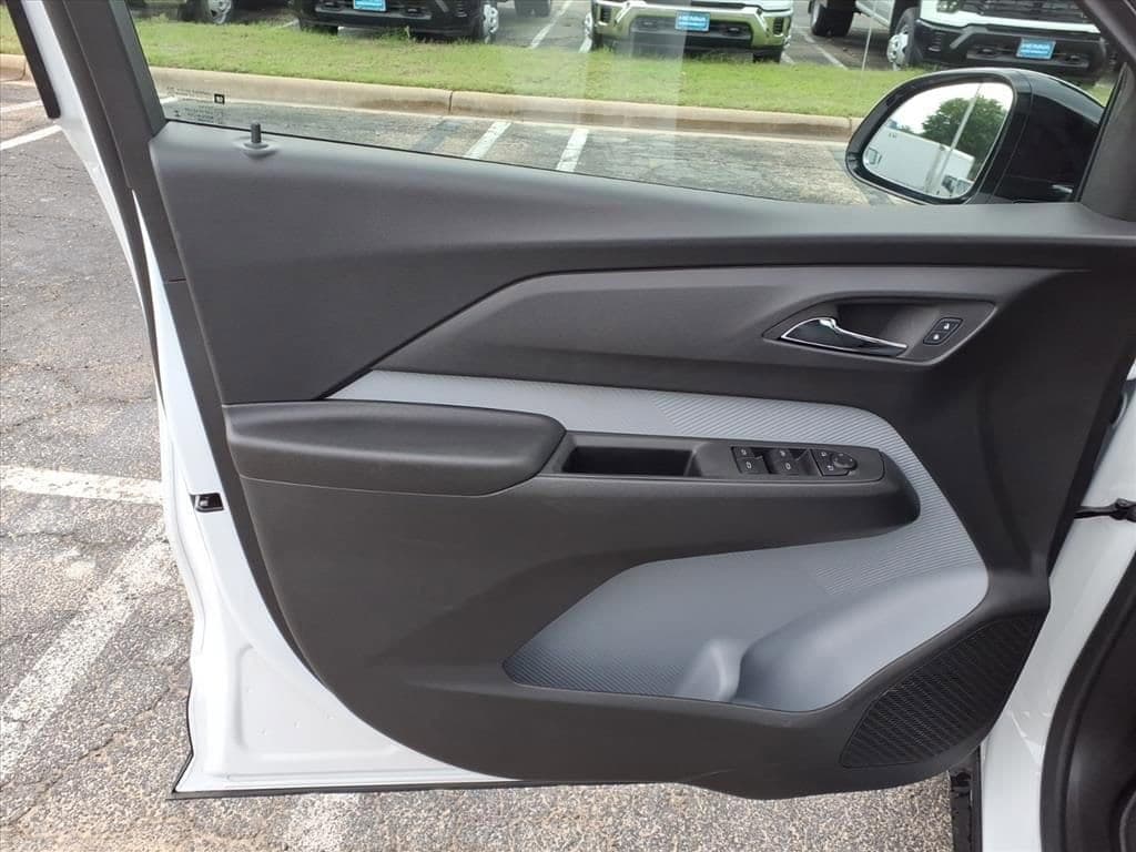 2027 Chevrolet Bolt - Image 11