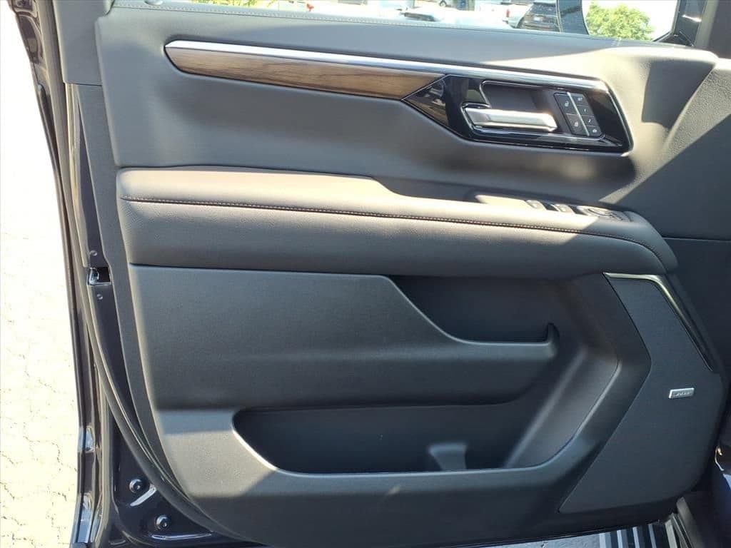 2026 Chevrolet Tahoe - Image 8