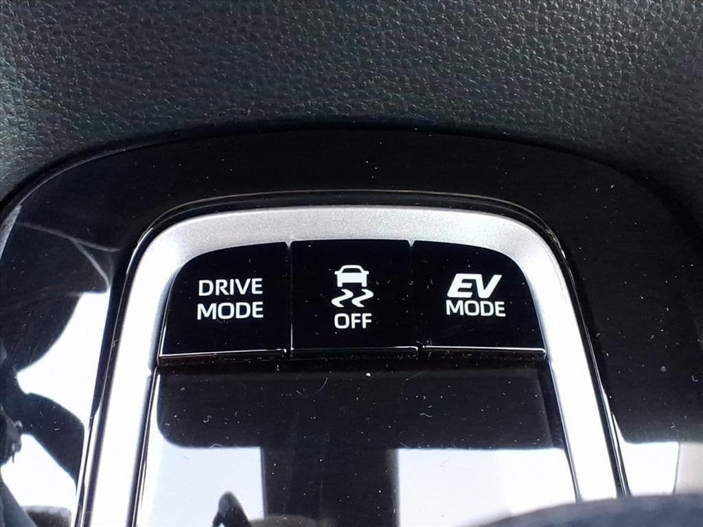 2025 Toyota Corolla - Image 13