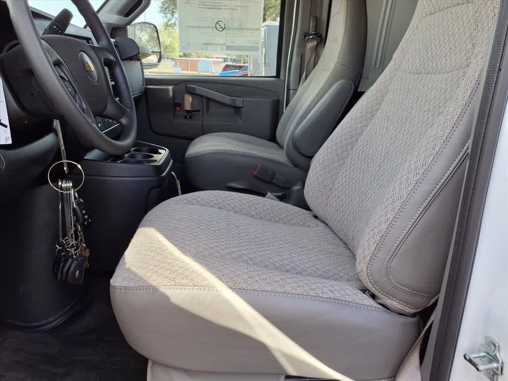 2026 Chevrolet Express Cargo - Image 8