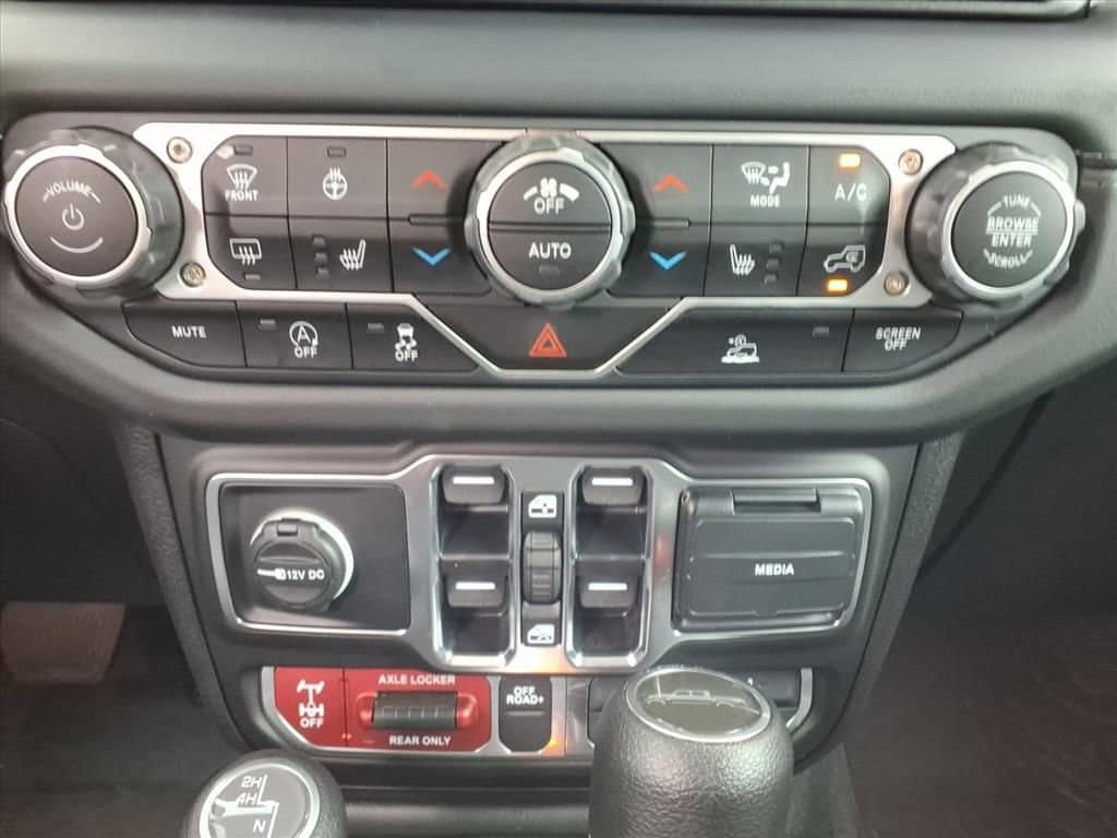 2025 Jeep Gladiator - Image 17