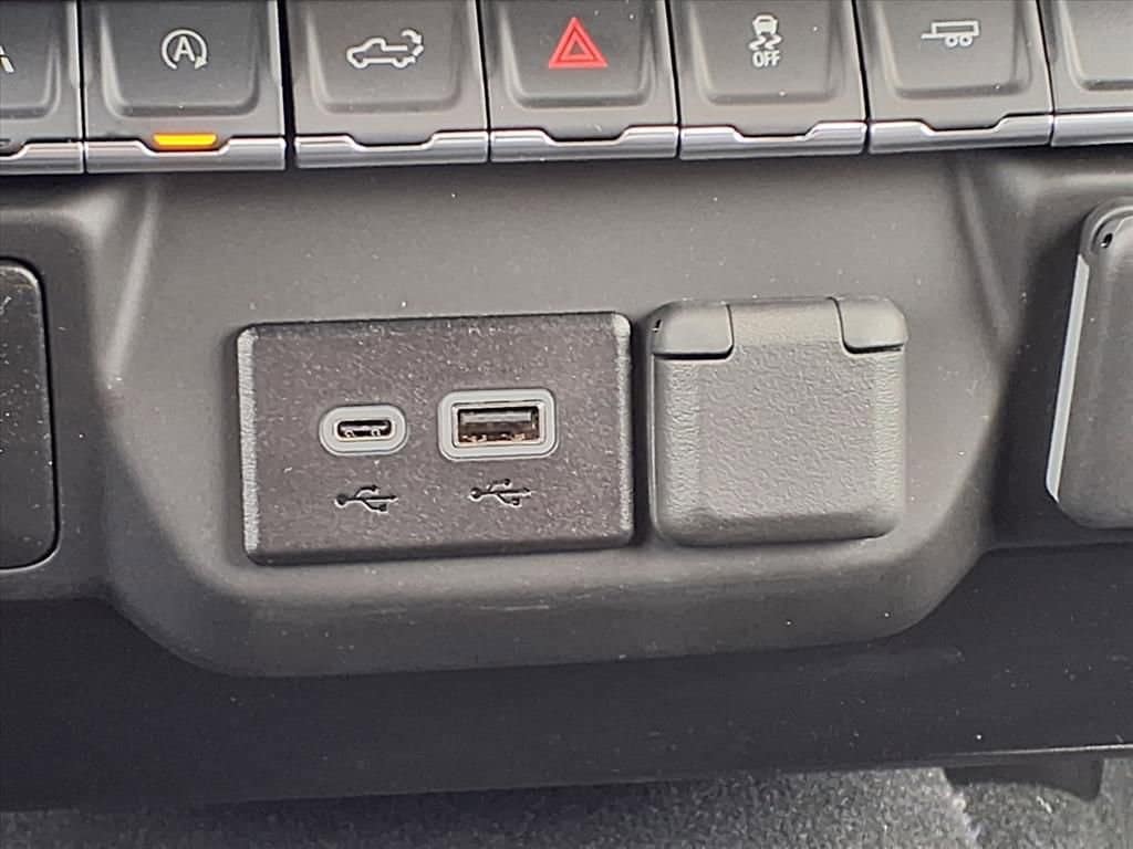 2026 Chevrolet Silverado 1500 - Image 15