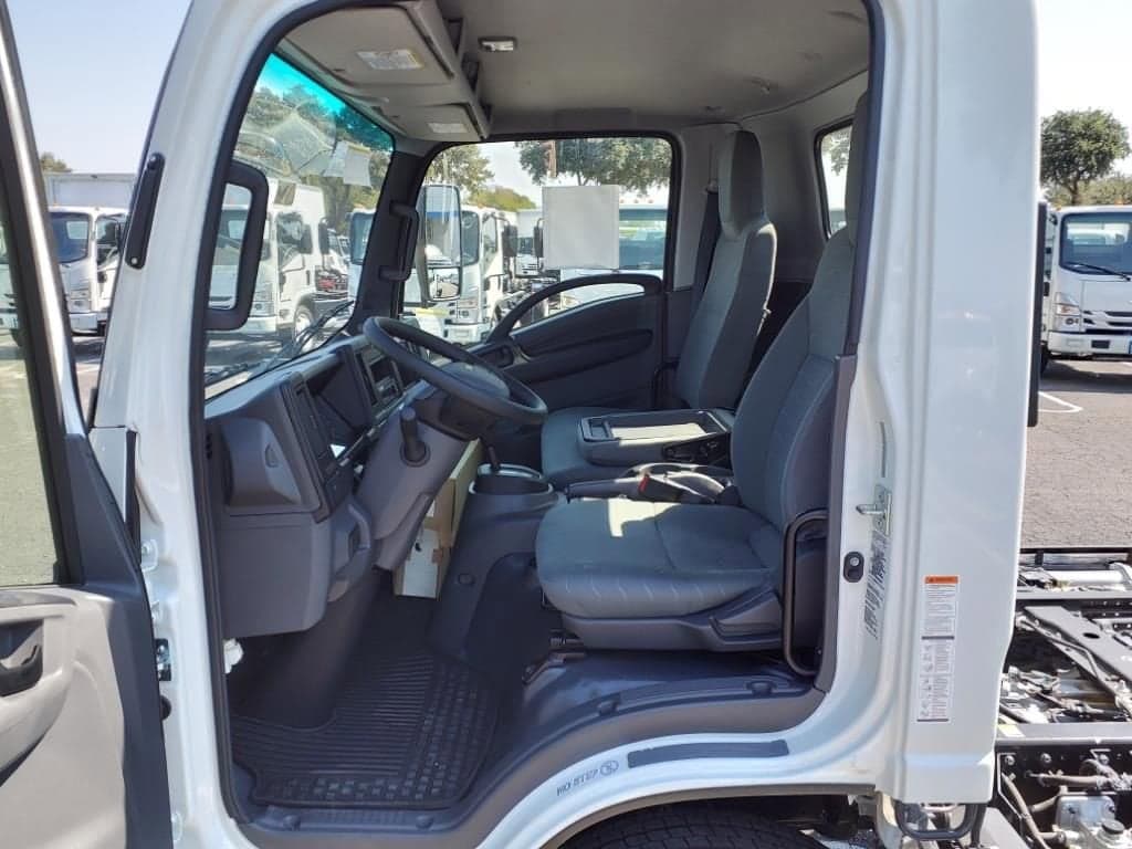 2025 Chevrolet Low Cab Forward 5500 XD - Image 6