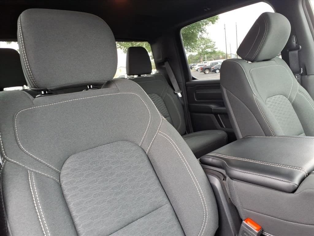 2025 Ram 1500 - Image 18