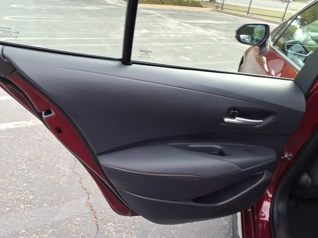 2025 Toyota Corolla - Image 18