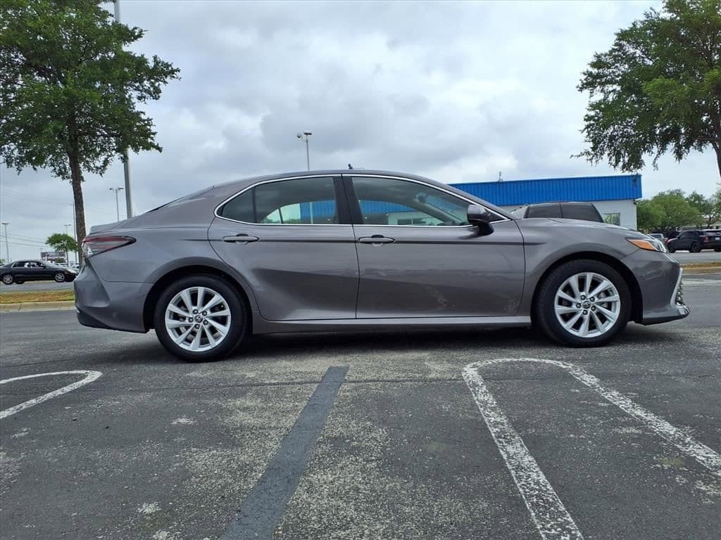 2021 Toyota Camry - Image 4