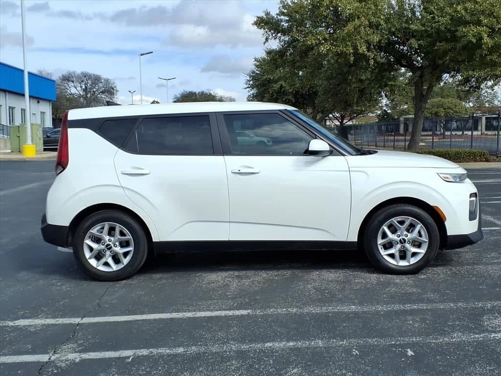 2022 Kia Soul - Image 6