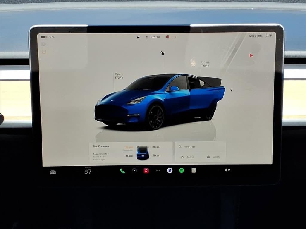 2025 Tesla Model Y - Image 22