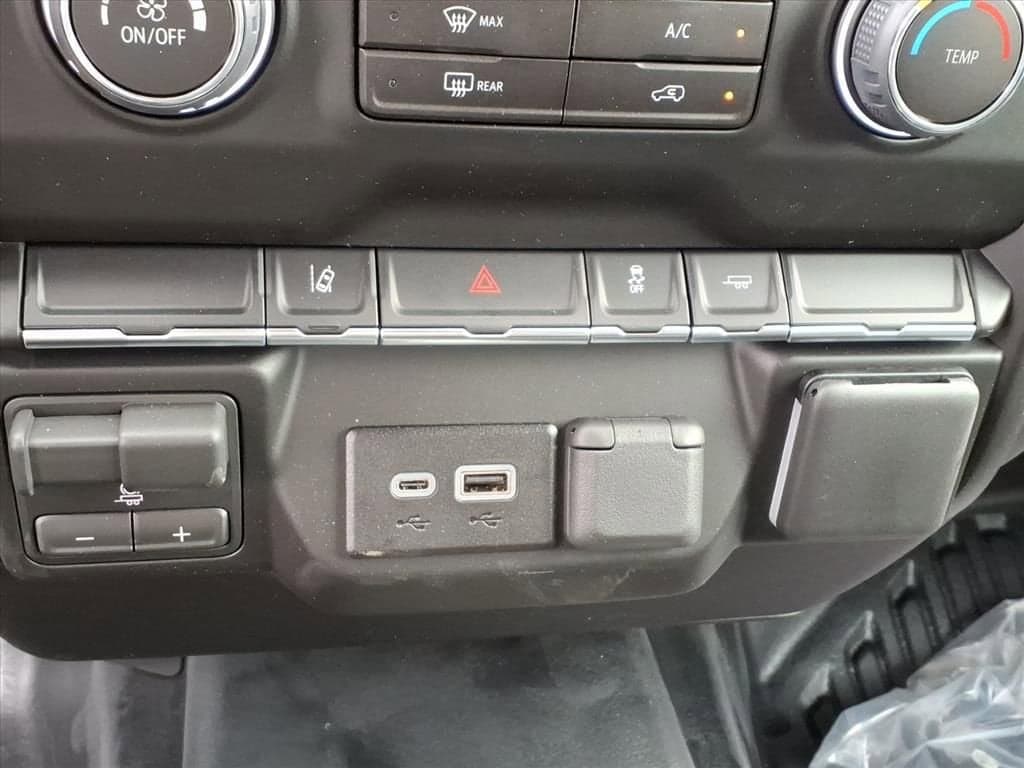 2026 Chevrolet Silverado 2500 HD - Image 16