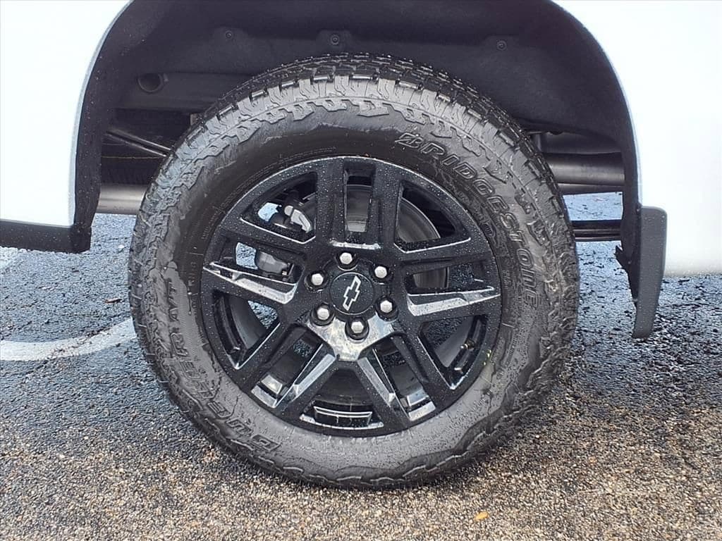 2026 Chevrolet Silverado 1500 - Image 4