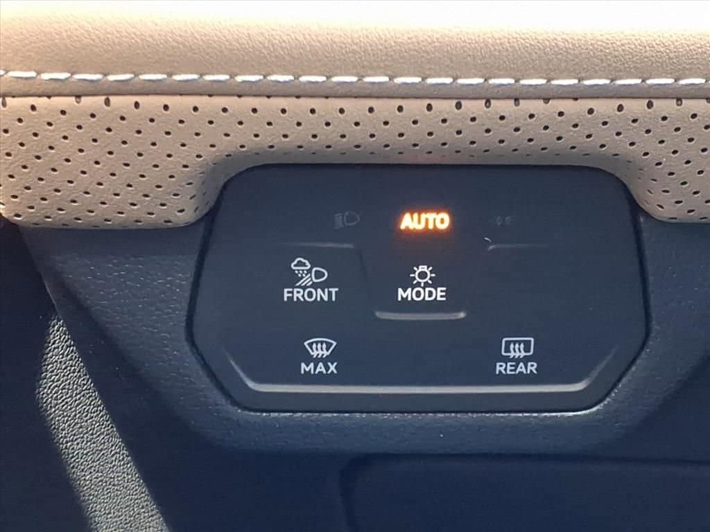 2024 Volkswagen Atlas Cross Sport - Image 29