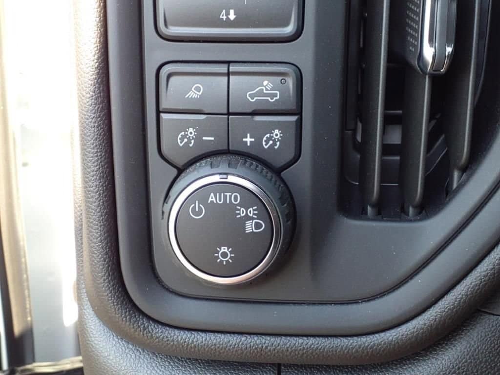 2024 Chevrolet Silverado 3500 HD Chassis Cab - Image 10