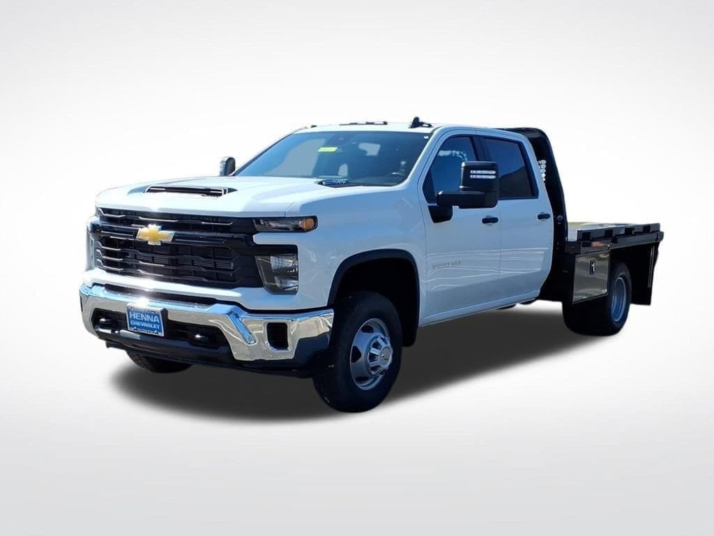 2026 Chevrolet Silverado 3500 HD Chassis Cab - Image 4