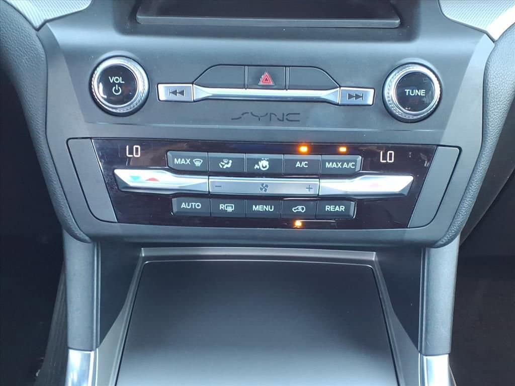 2020 Ford Explorer - Image 28