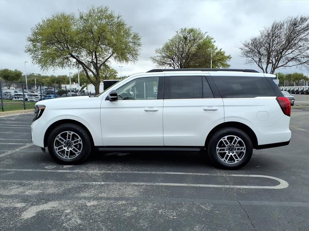 2025 Ford Expedition - Image 5