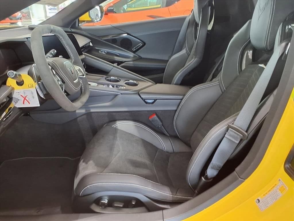 2026 Chevrolet Corvette Stingray - Image 8