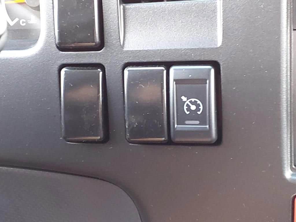 2025 Chevrolet Low Cab Forward 4500 HG - Image 12