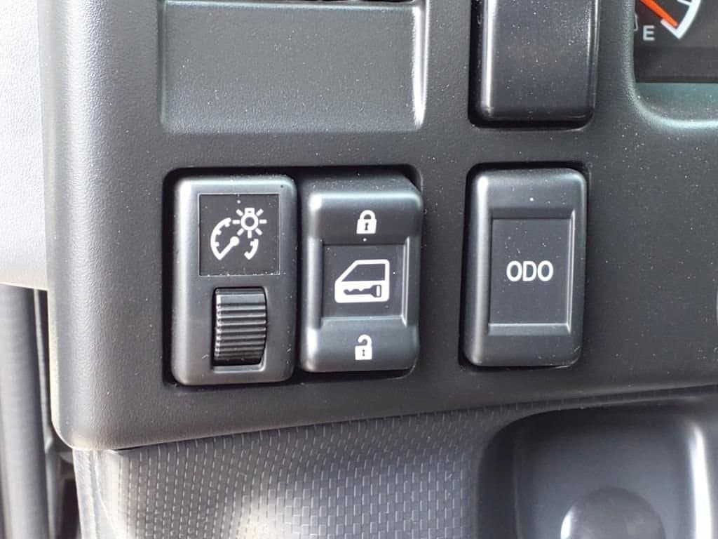 2025 Chevrolet Low Cab Forward 5500 XG - Image 9