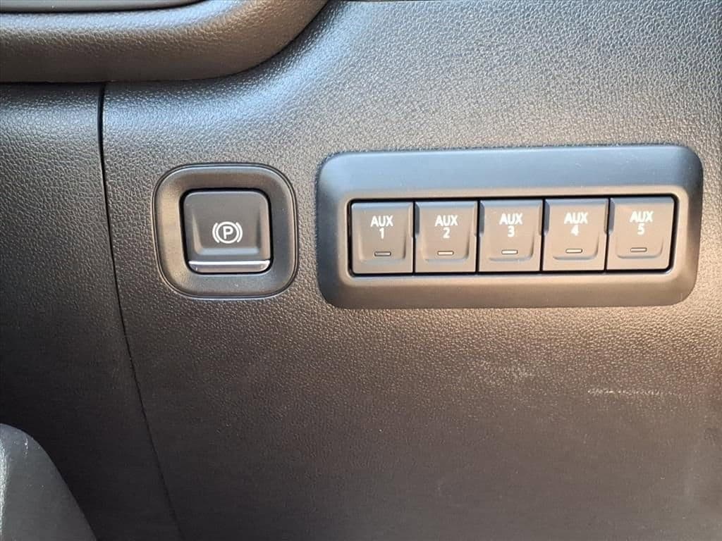 2026 Chevrolet Silverado 3500 HD Chassis Cab - Image 15