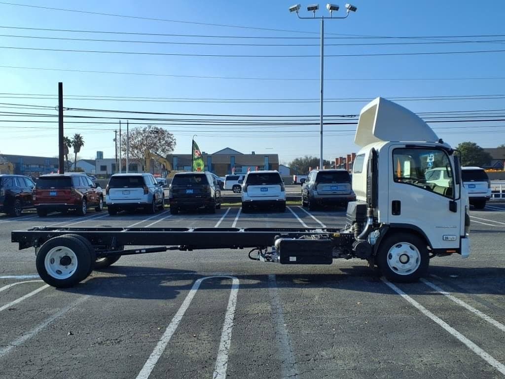 2025 Chevrolet Low Cab Forward 5500 XD - Image 3