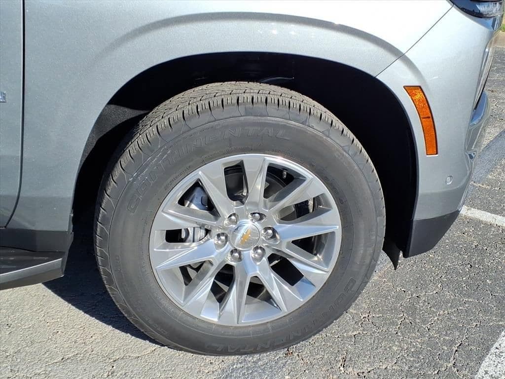 2026 Chevrolet Suburban - Image 6