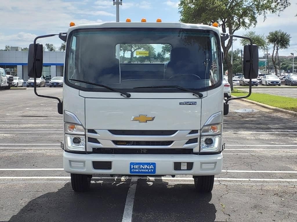 2024 Chevrolet Low Cab Forward 4500 HG - Image 2