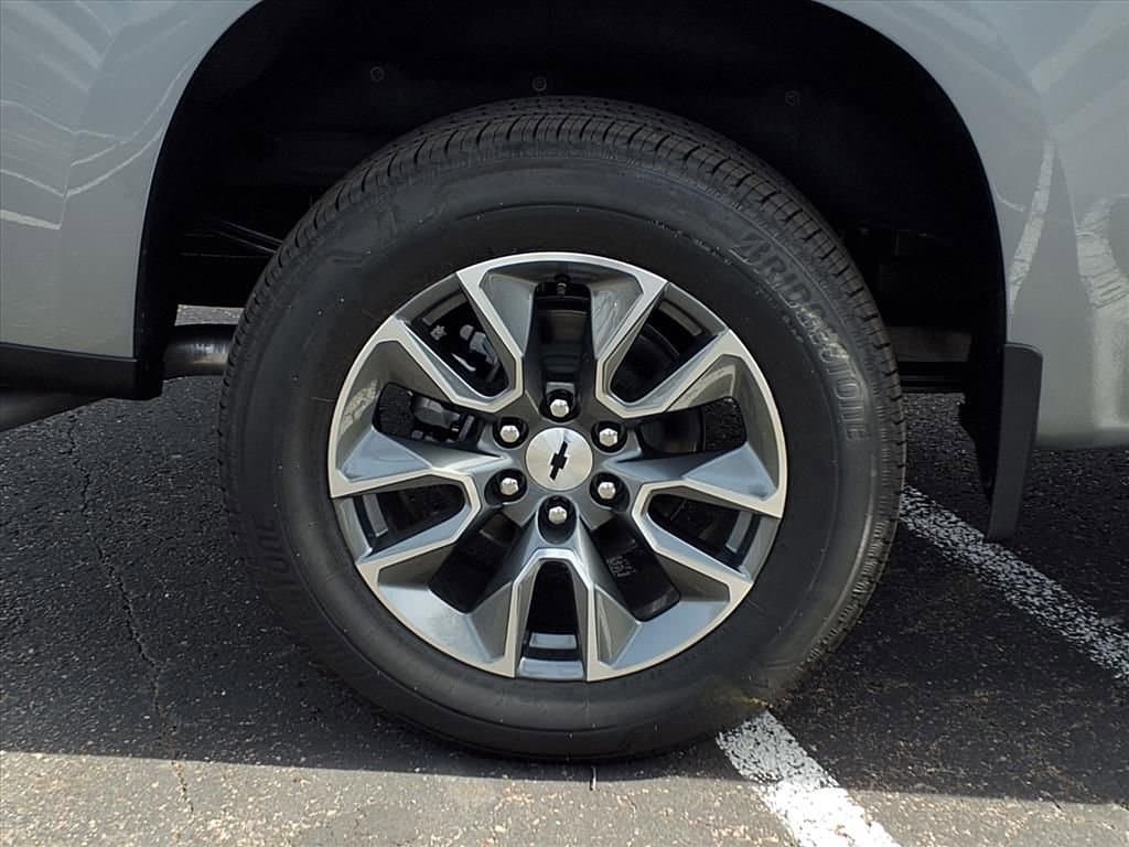 2026 Chevrolet Silverado 1500 - Image 3