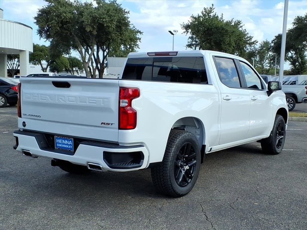 2026 Chevrolet Silverado 1500 - Image 4