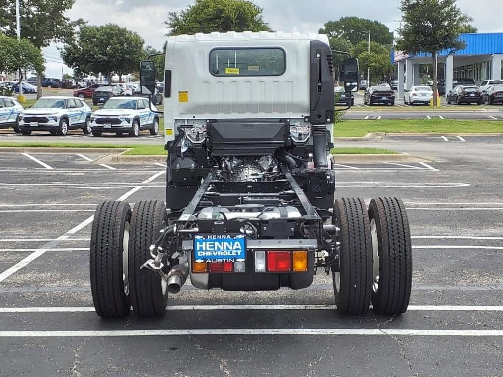 2025 Chevrolet Low Cab Forward 4500 HG - Image 5