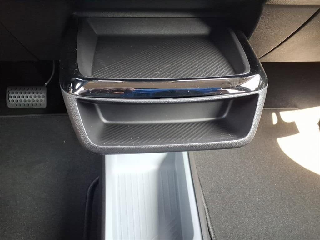 2027 Chevrolet Bolt - Image 20