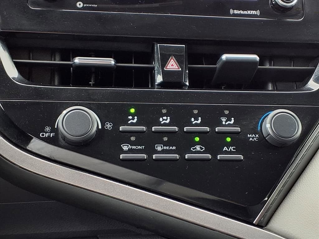 2021 Toyota Camry - Image 14