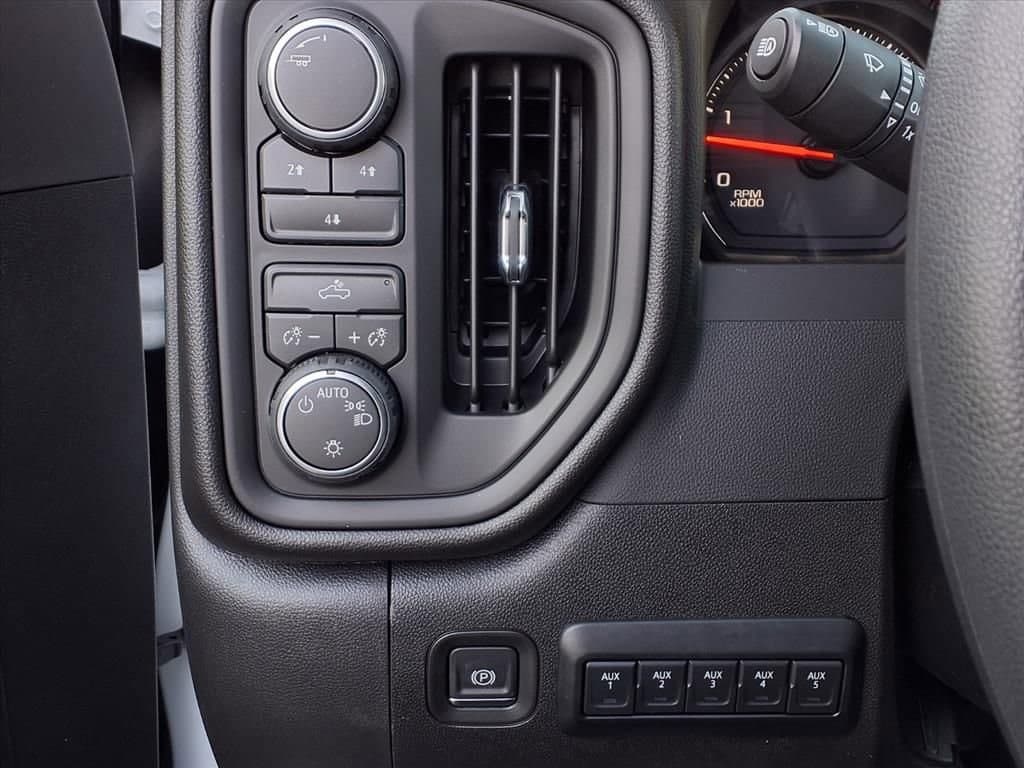 2026 Chevrolet Silverado 3500 HD Chassis Cab - Image 17