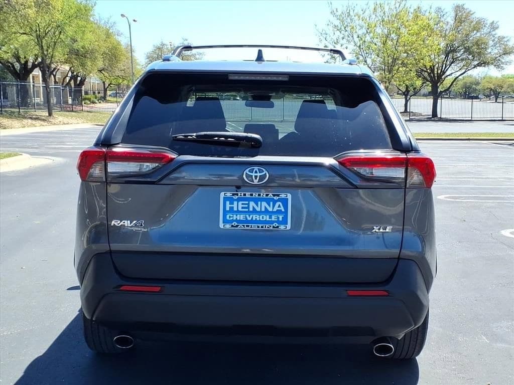 2021 Toyota RAV4 - Image 11