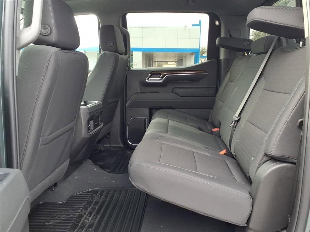 2026 Chevrolet Silverado 1500 - Image 15