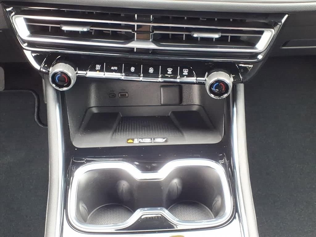 2026 Chevrolet Traverse - Image 16