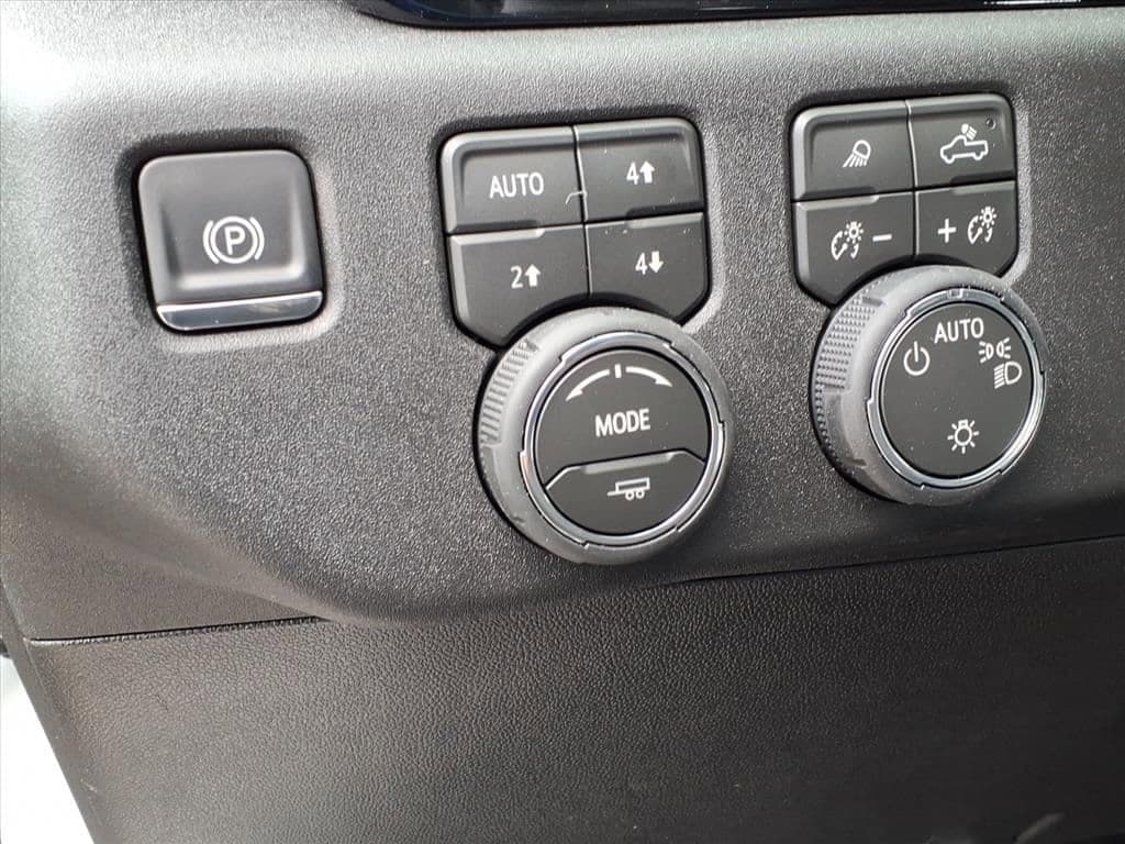 2026 Chevrolet Silverado 1500 - Image 9