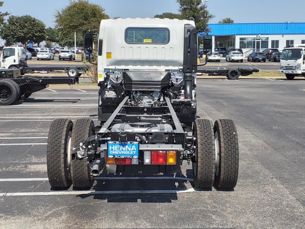 2025 Chevrolet Low Cab Forward 4500 HG - Image 5